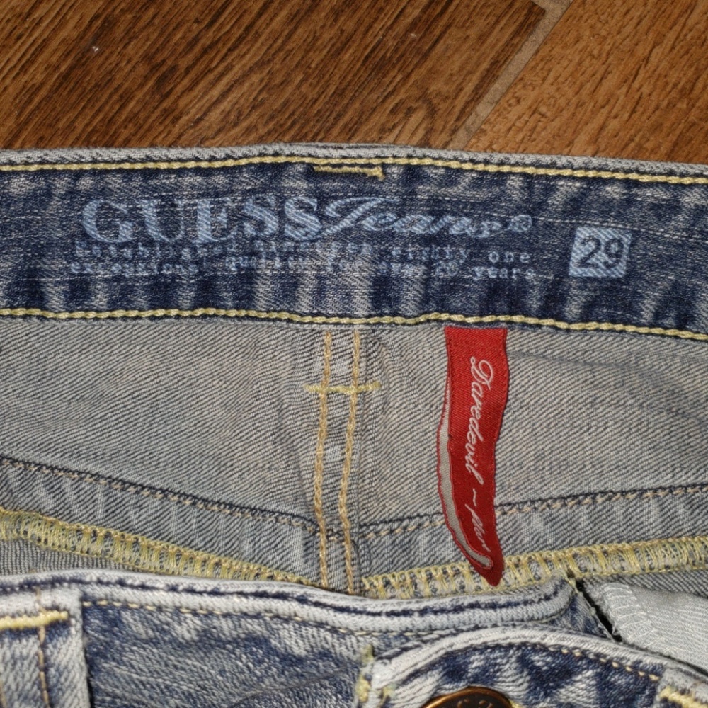 Guess Jeans - Picture 5 of 6